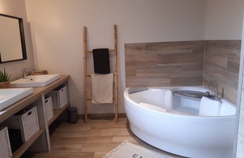 Tosse House | Maison Avec Piscine Chauffée Sécurisée à Moins de 10 min des Plages
