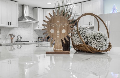 Bay St Louis House | Maison Blanc - 5Bd Close to Everything in Downtown Bay St. Louis!