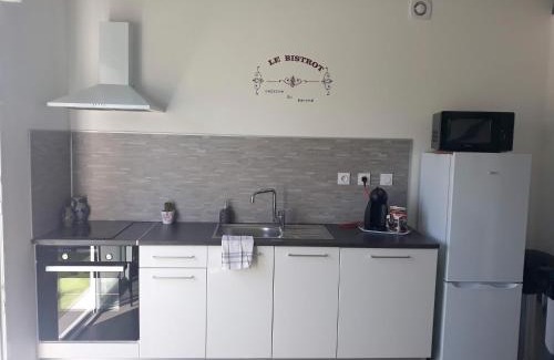 Saint-Mitre-les-Remparts House | Maison Coquillage