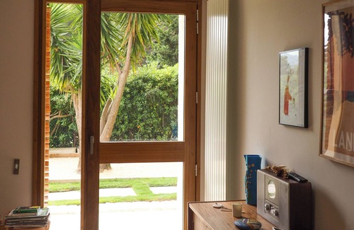 Sormiou House | Maison Californienne au Milieu D'une Pinède
