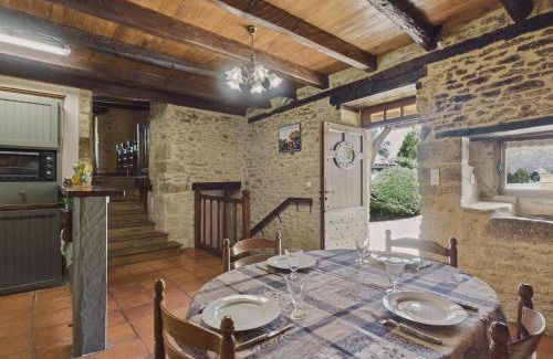 Saint-Crepin-et-Carlucet House | Maison de campagne pour 6 avec piscine et jardin