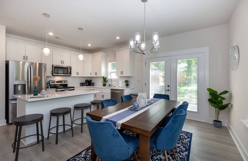 Charlotte House | Maison d'Ivoire 9min to Uptown Charlotte!nEasy access to the best of CLT