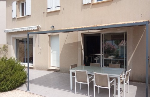 Chateaurenard House | Maison Dans Lotissement Calme