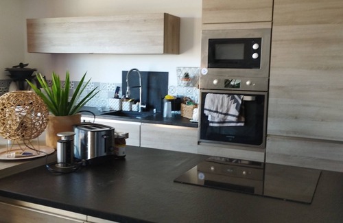 Cadolive House | Maison de 105m2 vu sur la Colline et le Village