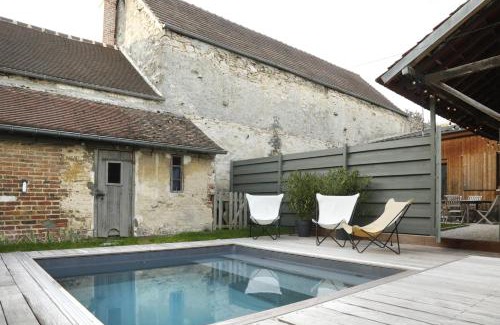 Senlis House | Maison de Campagne by La Boîte En Plus
