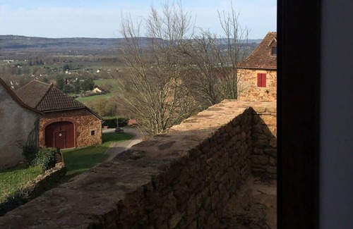 Prudhomat House | Maison de Cathy: studio