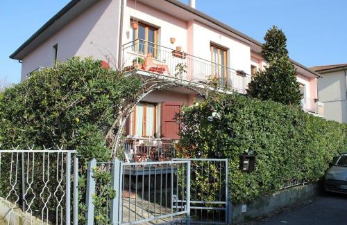 San Giuliano Terme House | Maison De Dora
