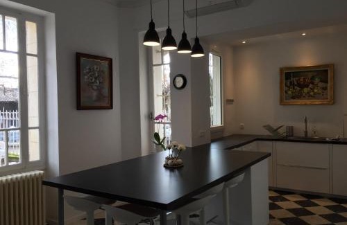 Saint-Genies-de-Comolas House | Maison de maître Les toiles à Elise