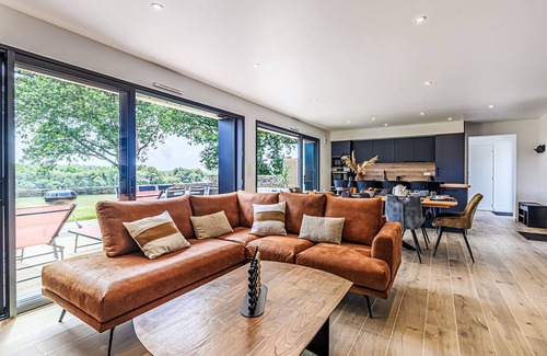 Locoal-Mendon House | Maison de Kercado by Interhome