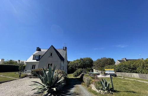 Ploneour-Lanvern House | Maison de Vacances Avec Piscine