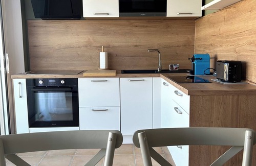 Valras-Plage House | Maison de Vacances, 100 Mètres de la Mer, Quartier Calme et Reposant