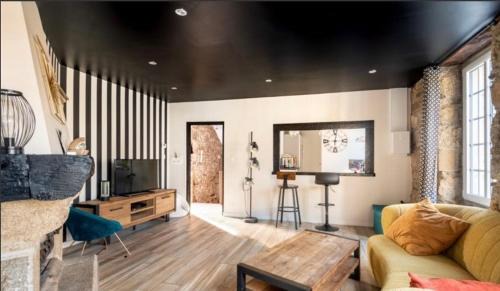 Saint-Pol-de-Leon Apartment | Maison de ville