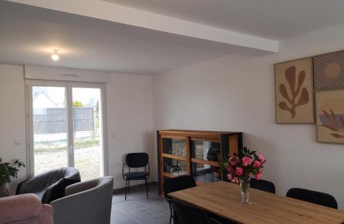 Matignon House | Maison des Rossignols Matignon