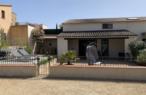 Lozari House | Maison Duplex 105 m2, Climatisée, Confort, Jardin, 400m de la Plage, vue mer