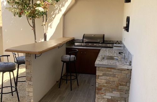 Lozari House | Maison Duplex 105 m2, Climatisée, Confort, Jardin, 400m de la Plage, vue mer