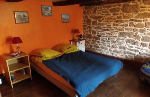 Lanhelin House | maison en granit bleue