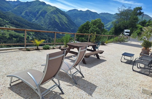 Eaux-Bonnes House | Maison Ensoleillée Avec Superbe vue Montagne, au Départ de Randonnées