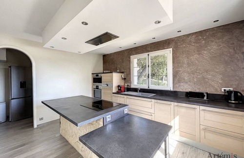 Piolenc House | Maison Familiale Avec Piscine et Magnifique Jardin, Sud de la France
