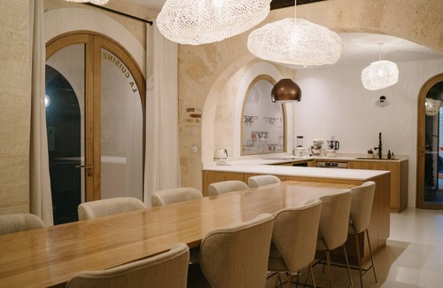 Hotel de Ville - Quinconces House | Maison Fernand