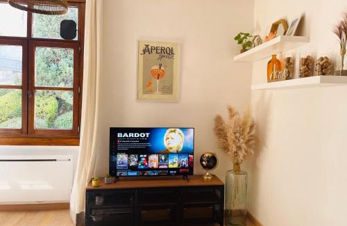 Albertville Apartment | Maison Gabriel - Logement charmant au cœur de la Cité Médiévale - T3 75m2