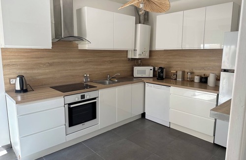 Beziers Villa | Maison GuyennenLovely, cosy house furnished with care and comfort