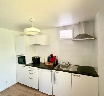 Meaux Apartment | Maison & jardin proche Disney, Paris, Val d'Europe