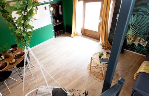 Montbrison House | MAISON "Jungle House" 90 m2 BILLARD, RÉTROPROJECTEUR, BAR À JEUX , VINYLE, WIFI FIBRE, idéal PRO & FAMILLE à Montbrison