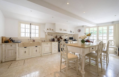 Roquefort-les-Pins Villa | Maison Lavande - Four Bedroom Villa, Sleeps 6