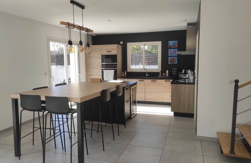 Serignan-du-Comtat House | Maison Moderne - Impasse Très Calme - 3min à Pied du Village et 5min de la Forêt
