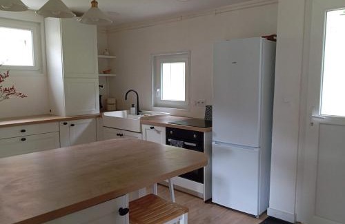 Pierrecourt House | Maison normande adossée à la forêt