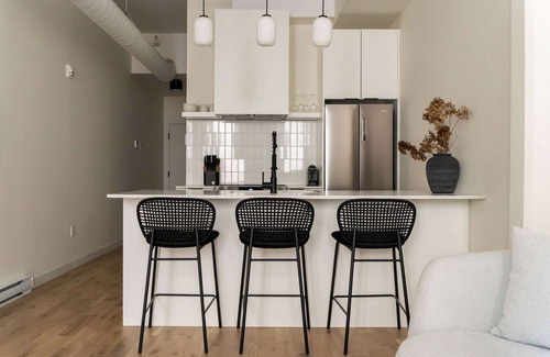 Old Montreal Apartment | Maison Place Jacques-Cartier Loft