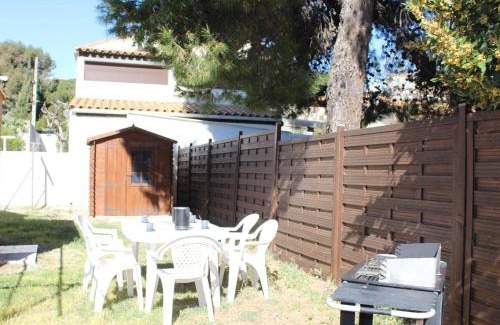 Saint-Pierre-la-Mer House | Maison proche plage et commerces, 3 pièces, climatisée, 6 couchages, animaux acceptés - FR-1-229D-57