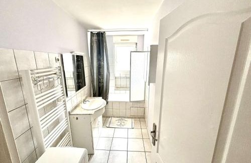Port-la-Nouvelle Apartment | Maison rénovée, 2 chambres, climatisée, parking, animaux acceptés, Port-la-Nouvelle - FR-1-229C-101