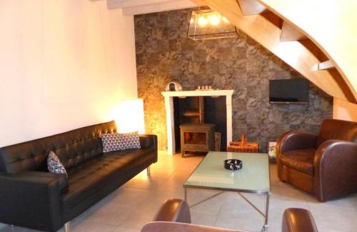 Agonges House | Maison rénovée avec jardin, animaux acceptés, climatisation, parking - FR-1-489-36