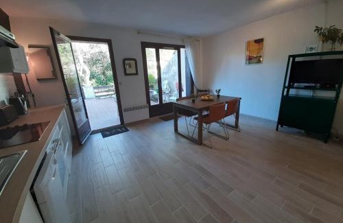 Le Penon House | Maison rénovée avec terrasse à 700m des plages, marché et activités - Tennis et piste cyclable à 10m - FR-1-239-385