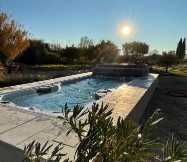 Arles Bed & Breakfast | Maison Tara verte au Mas Montredon