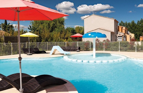 L'Isle-sur-la-Sorgue House | Maisonette au style provencal authentique