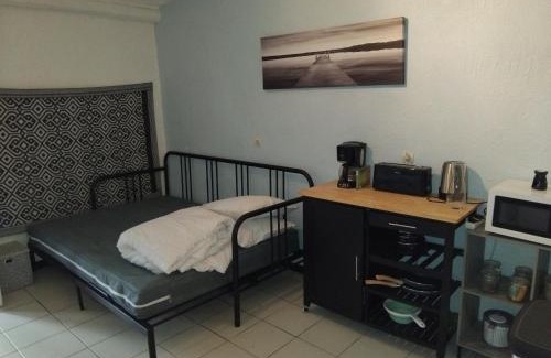 Saint-Aubin-de-Nabirat Apartment | MAISONNETTE pour DÉTENTE ou TRAVAIL