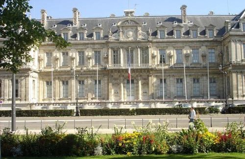Secteur 2 Apartment | Majesté-Centre-Charmant