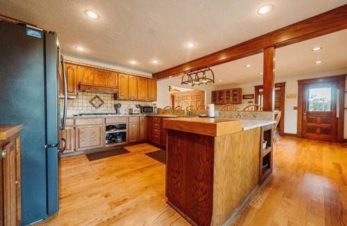 New Plymouth House | Majestic & Exclusive Country Home in Hocking Hills