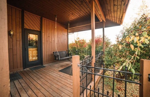 New Plymouth House | Majestic & Exclusive Country Home in Hocking Hills