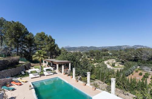 Calvia Villa | Majestic Holiday Estate in Calvià Up to 12 Guests