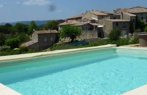Les Assions House | Majestic holiday home in Les Assions with terrace