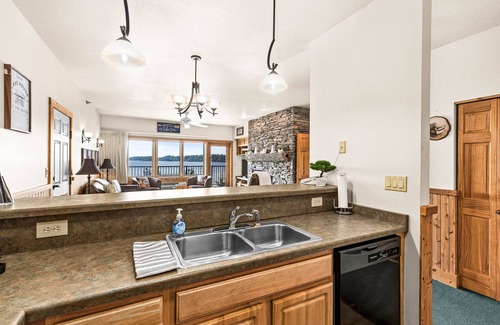 Two Harbors Apartment | Majestic Lake Views | 2BR w/King Suite | Pools