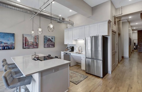 Downtown Nashville Apartment | Majestic Lofts #401 - In The Heart of Downtown! Steps from the Center of Broad!
