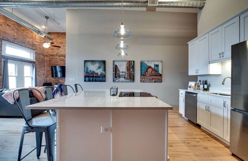 Downtown Nashville Apartment | Majestic Lofts #501 - 2.5 blocks away from the Heart of Broadway!