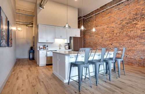 Downtown Nashville Apartment | Majestic Lofts #501 - 2.5 blocks away from the Heart of Broadway!