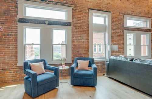 Downtown Nashville Apartment | Majestic Lofts #501 - 2.5 blocks away from the Heart of Broadway!