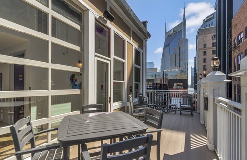 Downtown Nashville Apartment | Majestic Lofts #603 - Printers Alley! Within Blocks of Everything!