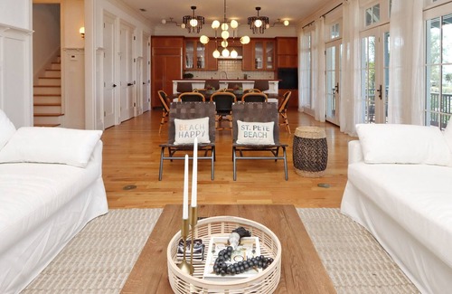 Don Cesar House | Majestic Maritana | Luxury Home, Bay View, Pool!